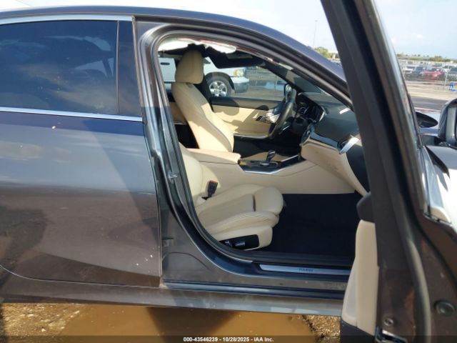 2022 BMW 330I 3MW5R1J03N8C39777 Photo 4