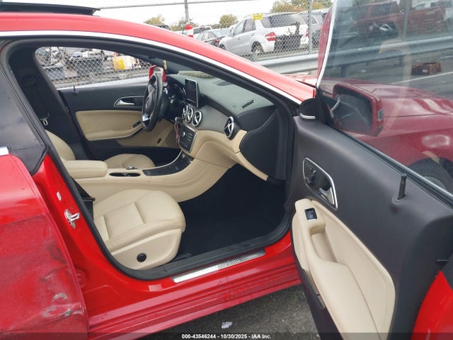 43546244 :رقم المزاد ، WDDSJ4EB4FN240029 vin ، 2015 Mercedes-benz Cla 250 مزاد بيع