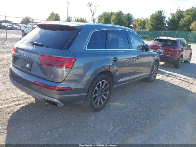 2017 AUDI Q7 WA1LAAF70HD029923 Photo 3