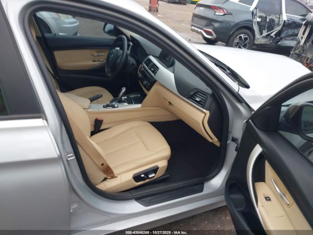 2017 BMW 320I WBA8E1G37HNU15659 Photo 4