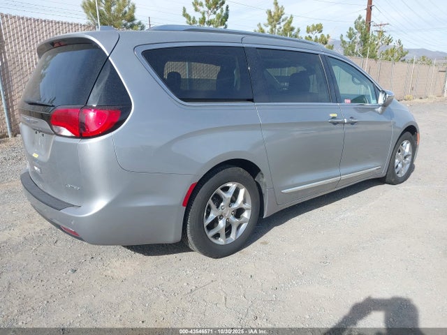 2018 CHRYSLER PACIFICA 2C4RC1GGXJR272568 Photo 3