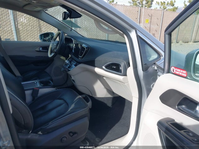 2018 CHRYSLER PACIFICA 2C4RC1GGXJR272568 Photo 4
