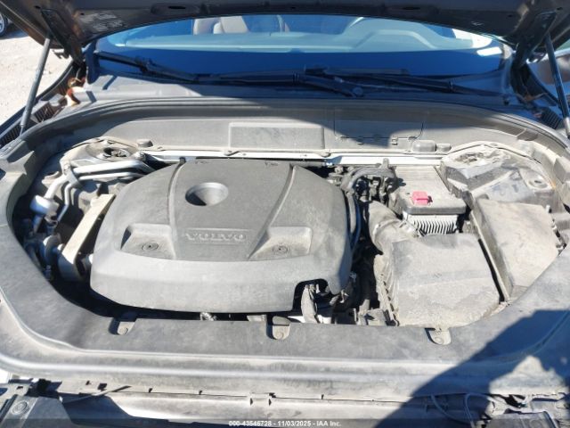 2018 VOLVO XC60 YV4102RK2J1092337 Photo 9