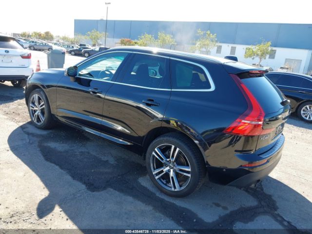 2018 VOLVO XC60 YV4102RK2J1092337 Photo 2