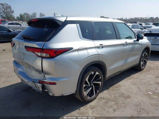 2022 MITSUBISHI OUTLANDER JA4J3UA84NZ045849 Photo 3
