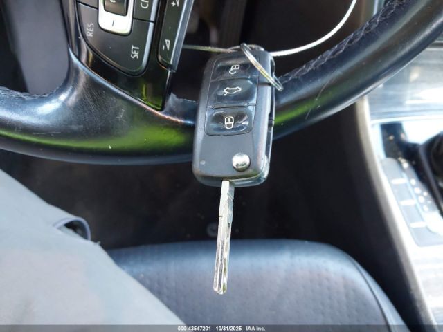 2016 VOLKSWAGEN PASSAT 1VWBT7A37GC010211 Photo 10