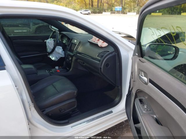 2018 CHRYSLER 300 2C3CCABG8JH201876 Photo 4