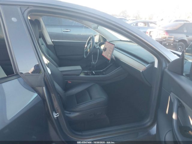 2020 TESLA MODEL Y 5YJYGDEE4LF011180 Photo 4