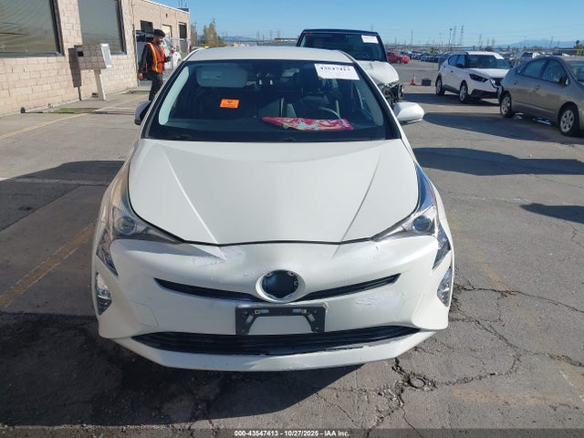Toyota Prius Three Touring 2016 JTDKARFU2G3500710 Image 11