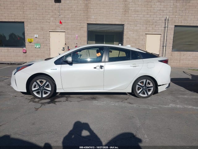 Toyota Prius Three Touring 2016 JTDKARFU2G3500710 Image 13