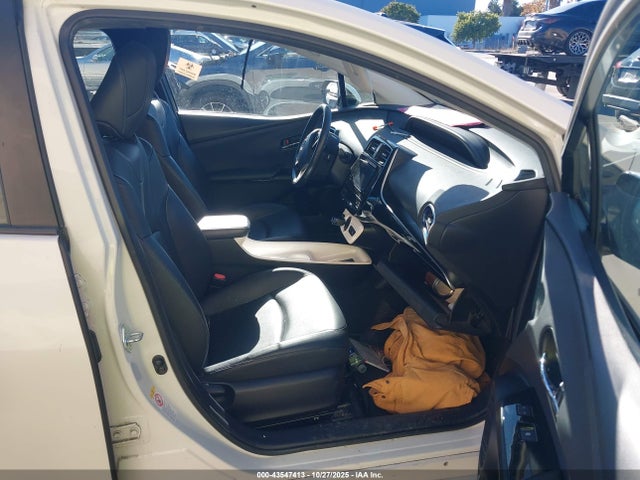Toyota Prius Three Touring 2016 JTDKARFU2G3500710 Image 5