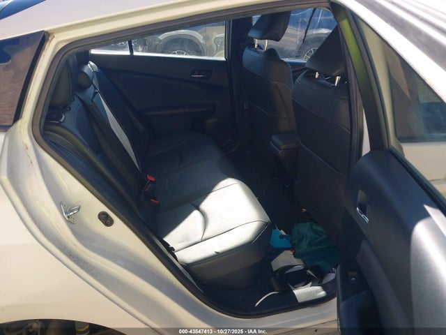 Toyota Prius Three Touring 2016 JTDKARFU2G3500710 Image 8