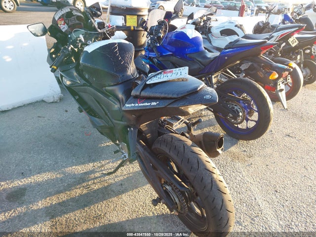 2021 YAMAHA YZFR3 MH3RH18Y2MK005888 Photo 2