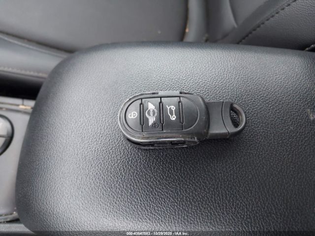 2018 MINI COUNTRYMAN WMZYV5C39J3E03548 Photo 10