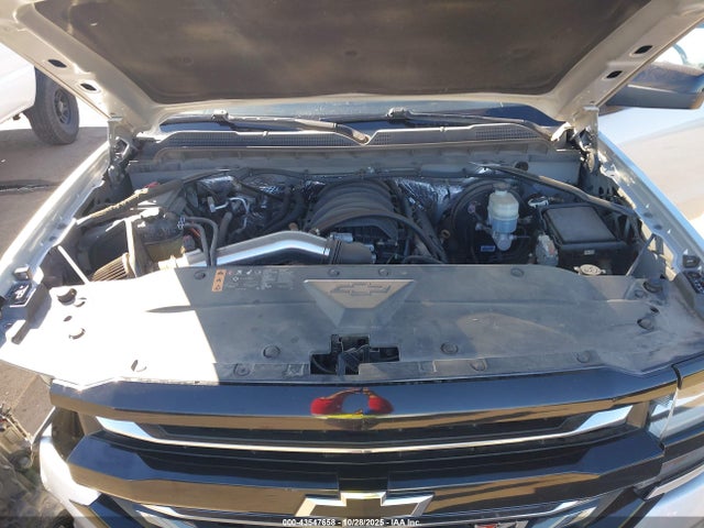 1GCVKREC6JZ110250 Chevrolet Silverado 1500 2lt