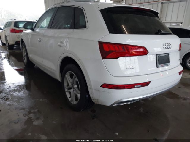 2019 AUDI Q5 WA1ANAFY1K2074487 Photo 2