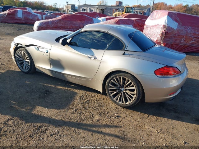 2009 BMW Z4 WBALM73549E351332 Photo 2