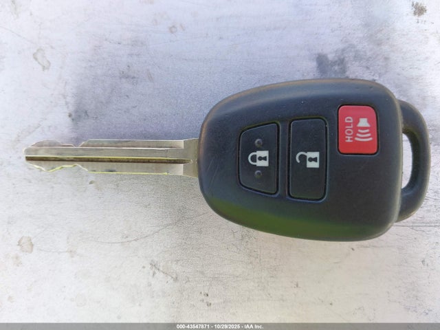 Toyota Prius C One 2014 JTDKDTB39E1083516 Image 11