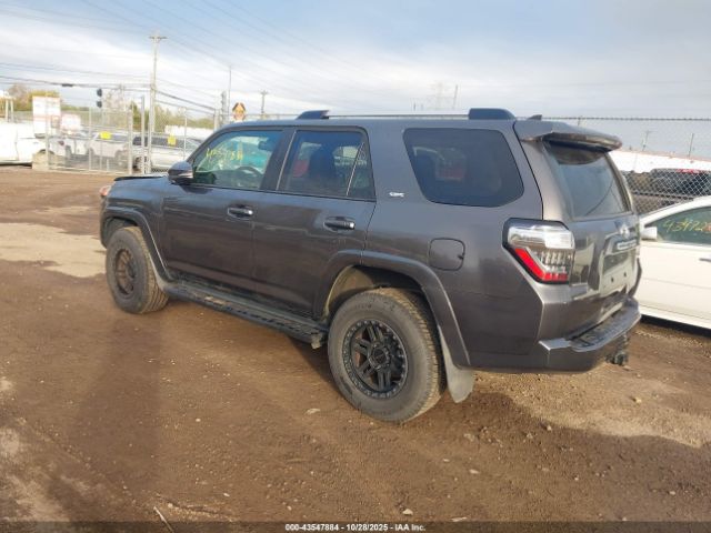 2020 TOYOTA 4RUNNER JTEBU5JR2L5774728 Photo 2
