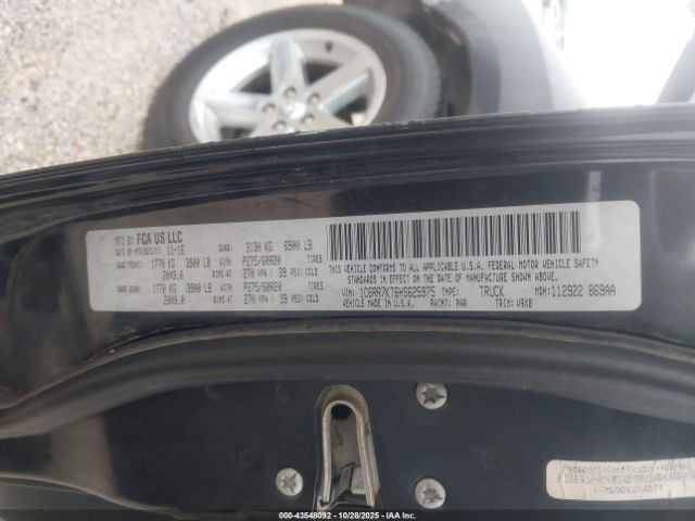 2017 RAM 1500 1C6RR7KT6HS625975 Photo 8