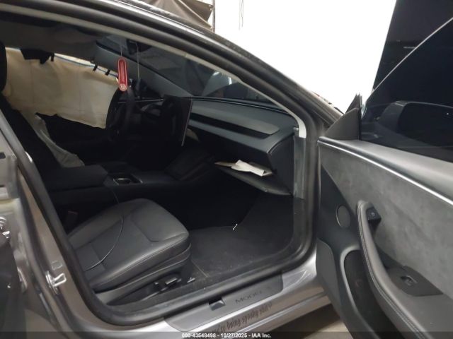 2025 TESLA MODEL 3 5YJ3E1EB3SF969391 Photo 4