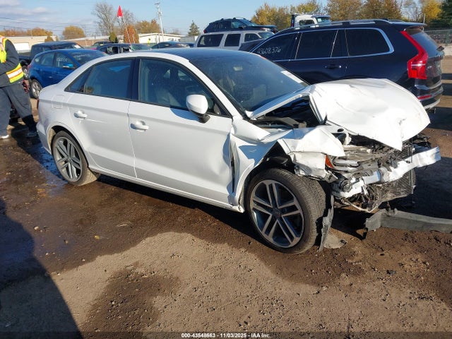 2017 AUDI A3 WAUAUGFF4H1066518