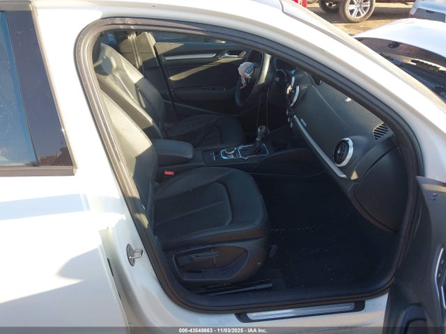 2017 AUDI A3 WAUAUGFF4H1066518 Photo 4