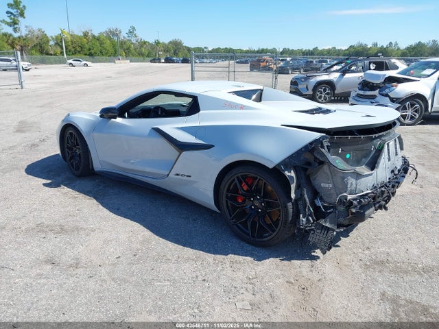 2024 CHEVROLET CORVETTE Z06 1G1YE3D35R5606378 Photo 2