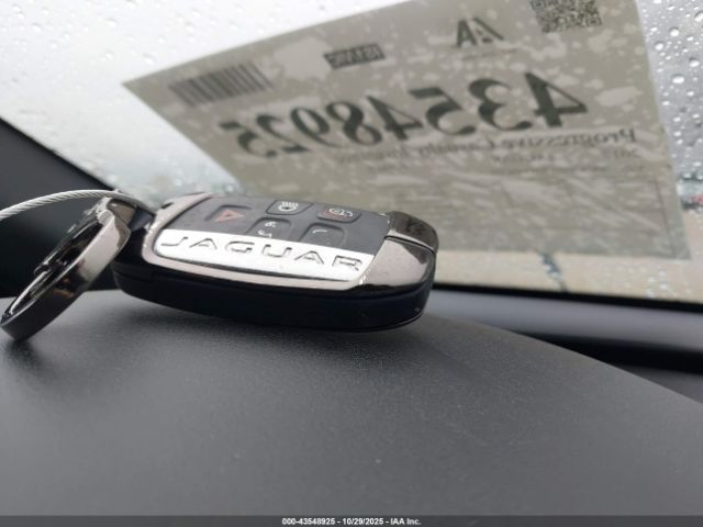 2017 JAGUAR F-PACE SADCJ2BVXHA496725 Photo 10