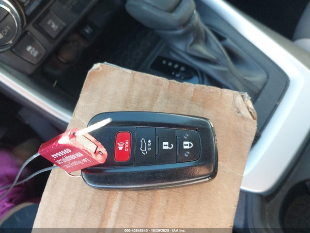 2019 TOYOTA RAV4 2T3W1RFV6KC001524 Photo 10