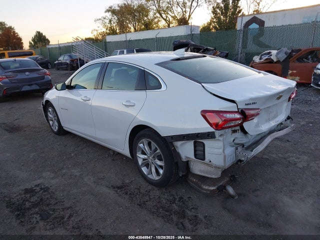 2021 CHEVROLET MALIBU 1G1ZD5ST5MF011426 Photo 2