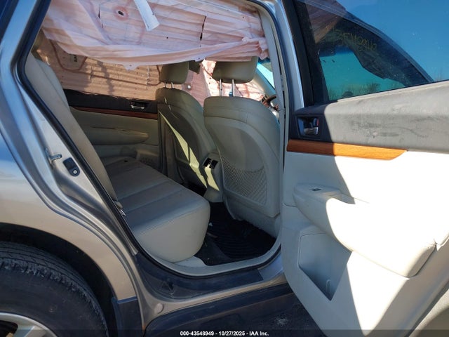 2014 Subaru Outback 2.5i Limited მანქანა იყიდება აუქციონზე, vin: 4S4BRBLC5E3223832, აუქციონის ნომერი: 43548949