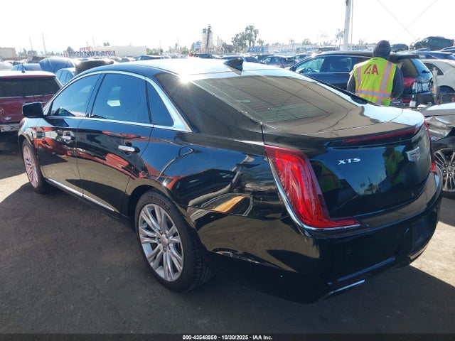 2018 CADILLAC XTS 2G61M5S39J9142967 Photo 2