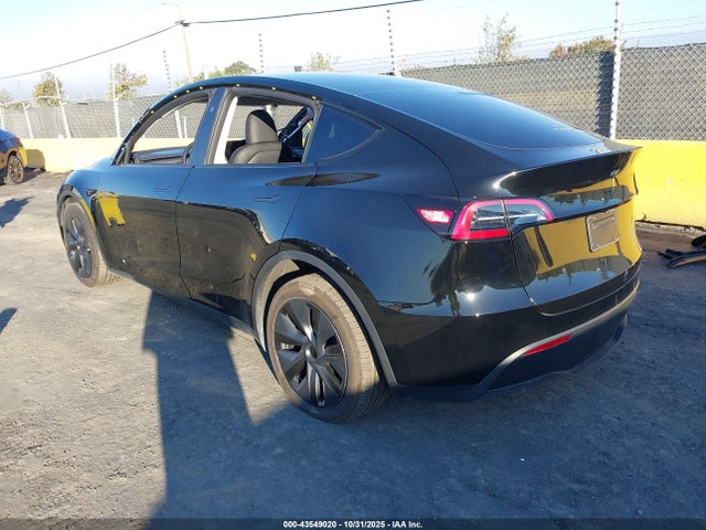 2025 TESLA MODEL Y 7SAYGAEE5SF216328 Photo 2