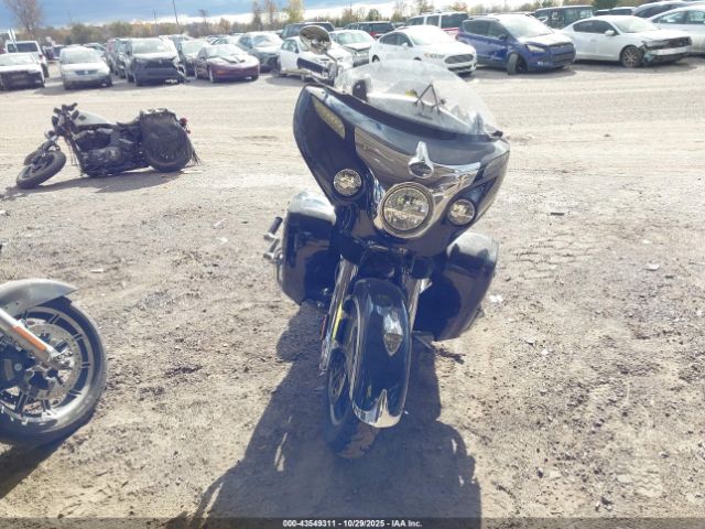 2015 INDIAN MOTORCYCLE CO. ROADMASTER 56KTRAAA6F3321154 Photo 4