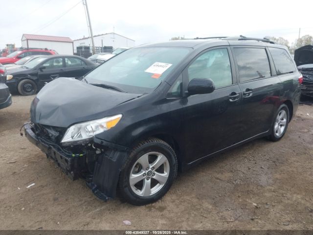 2018 TOYOTA SIENNA 5TDKZ3DC6JS931881 Photo 1