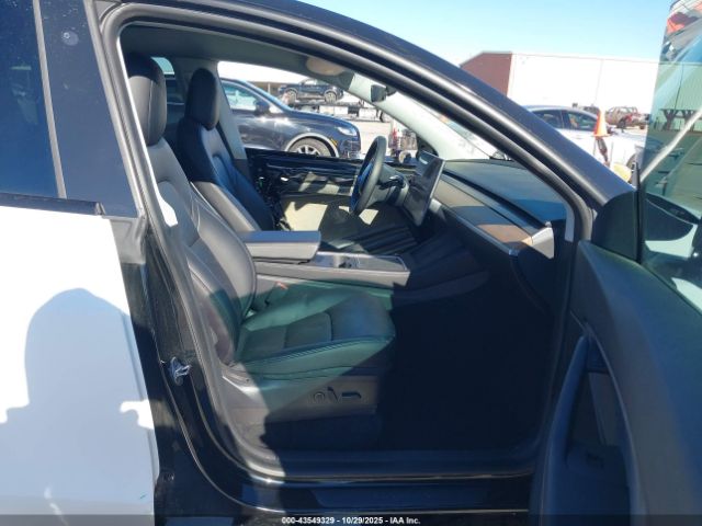 2021 TESLA MODEL Y 5YJYGAEE3MF160003 Photo 4