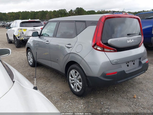 KIA SOUL LX 2022 KNDJ23AU3N7820475 Image 3