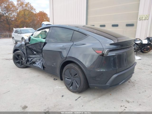 2026 TESLA MODEL Y 7SAYGDEE1TF447021 Photo 2