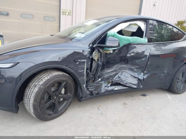 2026 TESLA MODEL Y 7SAYGDEE1TF447021 Photo 5