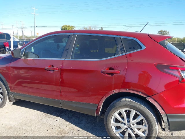 JN1BJ1AV2MW305852 Nissan Rogue Sport S Fwd Xtronic Cvt