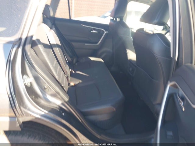 JTMB6RFV1ND066393 Toyota Rav4 Hybrid Xle Premium