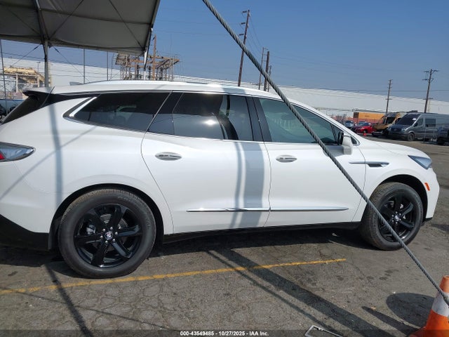 5GAERBKW5RJ111998 Buick Enclave Essence