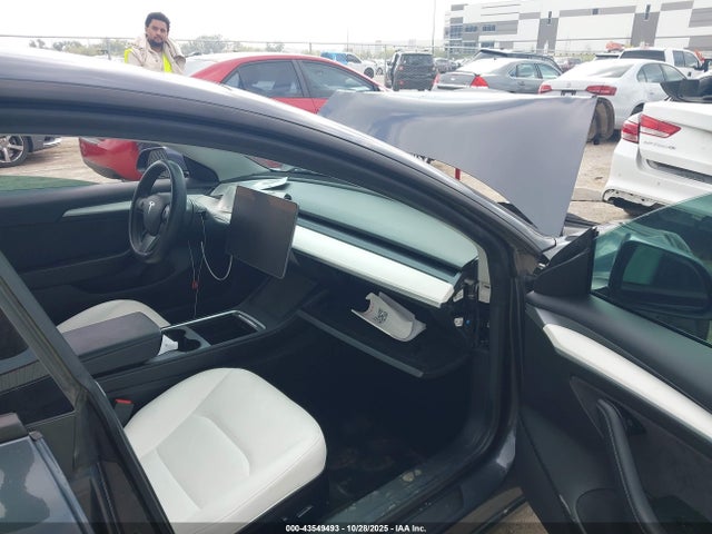 2022 TESLA MODEL 3 5YJ3E1EB0NF123868 Photo 4