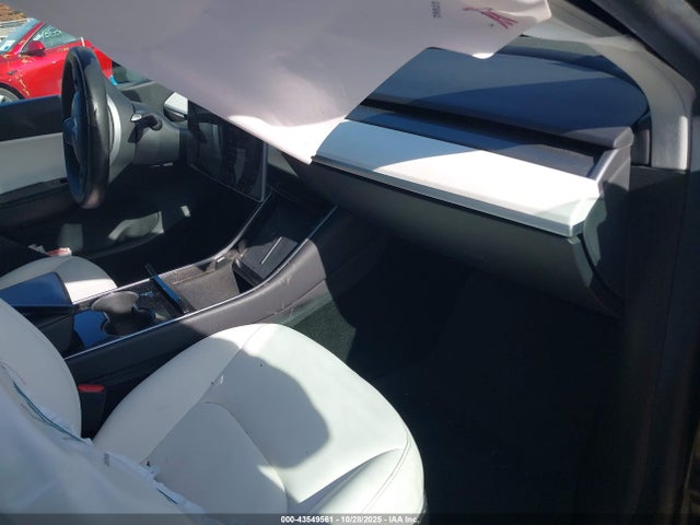 2021 TESLA MODEL Y 5YJYGDEE8MF081069 Photo 4