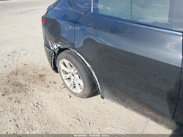 2021 TESLA MODEL Y 5YJYGDEE8MF081069 Photo 5
