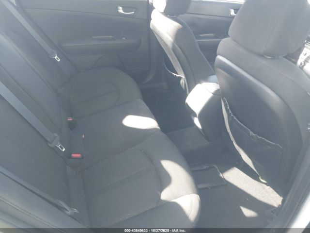 2018 KIA OPTIMA 5XXGT4L31JG196615 Photo 7