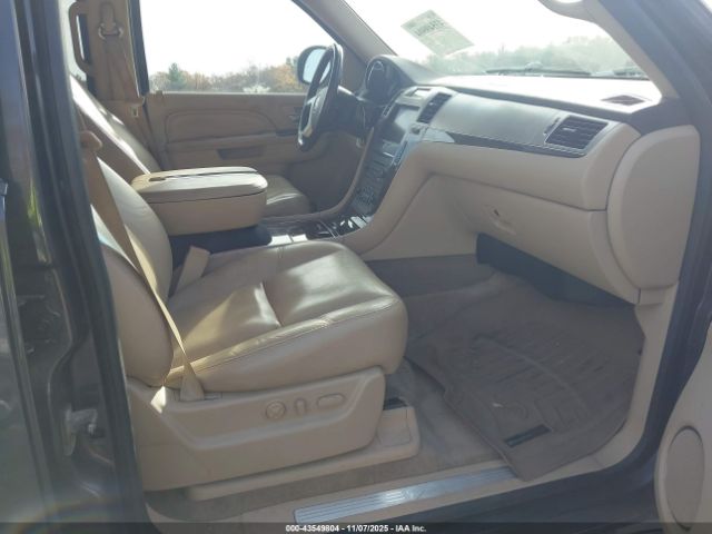 2011 CADILLAC ESCALADE 1GYS4BEF0BR268223 Photo 4