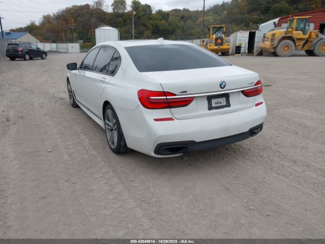 2019 BMW 740I WBA7E4C56KGV28504 Photo 2