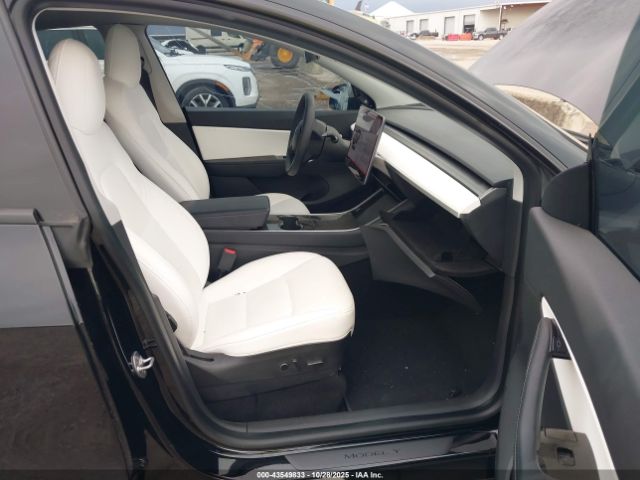 2021 TESLA MODEL Y 5YJYGDED6MF110348 Photo 4
